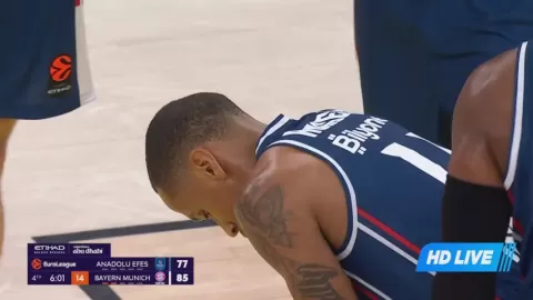 Poster siaran Anadolu Efes Istanbul VS Bayern Munchen